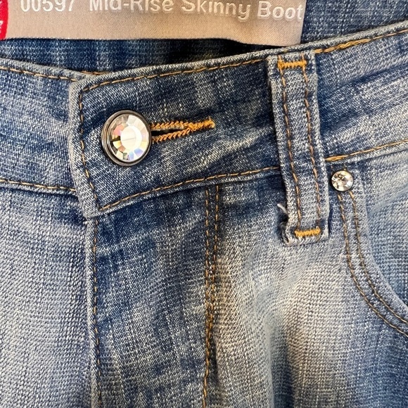 Levi’s 00597 Mid-Rise Light Wash Skinny Bootcut Jeans Womens 10/30 Casual - Picture 4 of 9